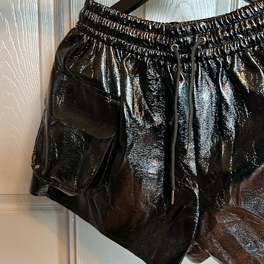 Short - Picture 3 of 8